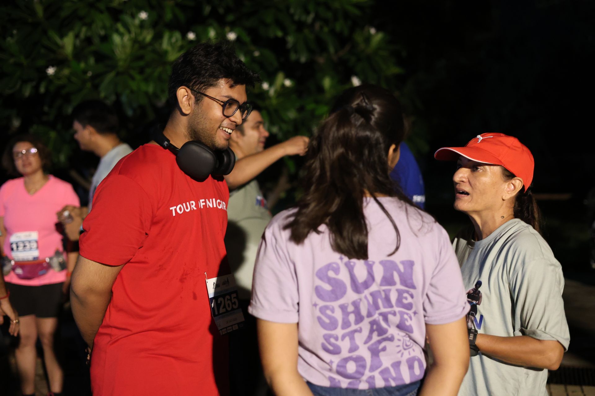 Runners chatting before dawn start